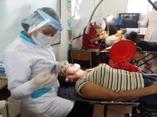 En la comunidad de la Vereda Tizagá del Corregimiento El Morro, aterrizó el helicóptero Black Hawk de la Fuerza Aérea Colombiana, en el llegaban los servicios de salud.